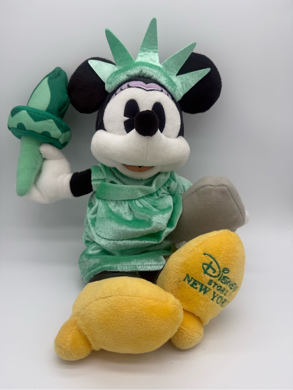 Minnie Mouse Statue Lady Liberty Plush Disney Store New York City Exclusive 13”